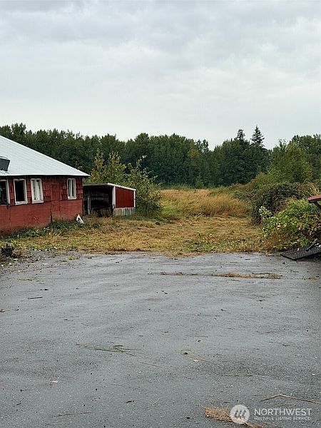 5th image of 3170 E Smith Road