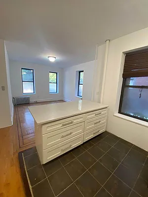 Rented by Tapiro Realty | media 11