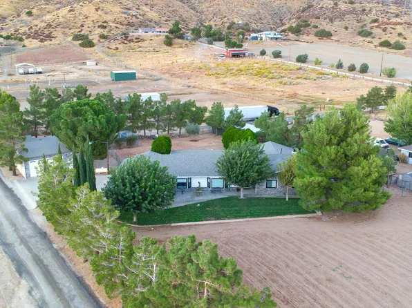 5703 Elizabeth Lake Rd, Leona Valley, CA 93551
