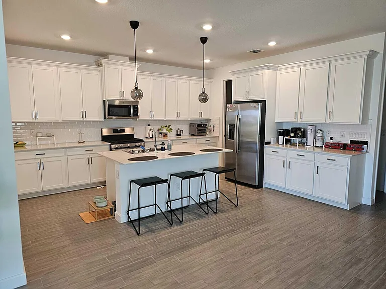 1309 Haywagon Trl — Photo 8