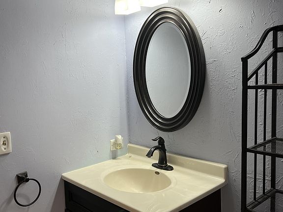 4th image of 2053 Windemere Cir