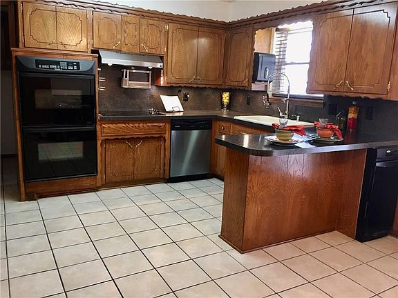4th image of 6412 S Harvey Ave