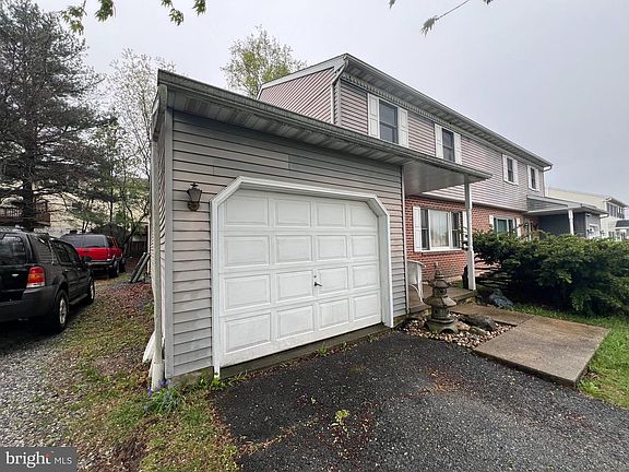 3rd image of 1776 Acorn Dr