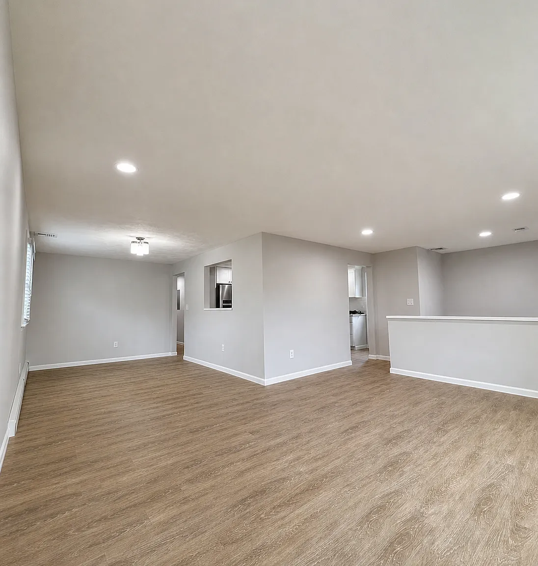 3 bed, 1200 sqft, $3,250 — Photo 2