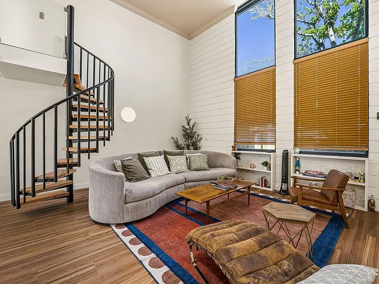 385 W Pierson St #E5 — Photo 4