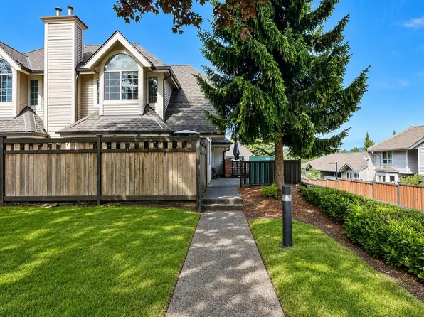 355 Duthie Ave #29, Burnaby, BC V5A 2P3