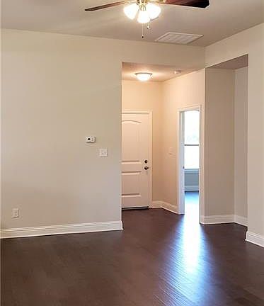 3rd image of 3107 Ross Ave