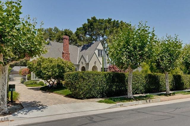 1st image of 236 W Poplar Ave