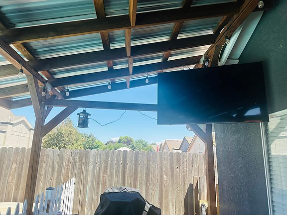 3rd image of 1140 La Mesa St