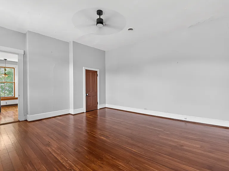 929 Western Ave #2 — Photo 3