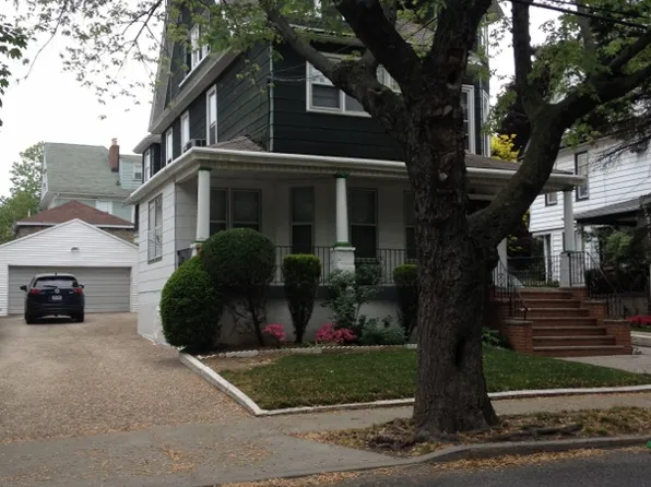 8540 111th St, Richmond Hill, NY 11418