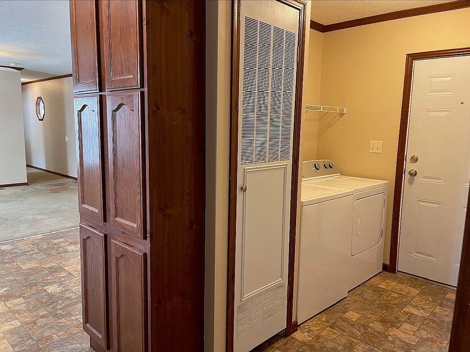 2nd image of 9910 Geraldine St #109