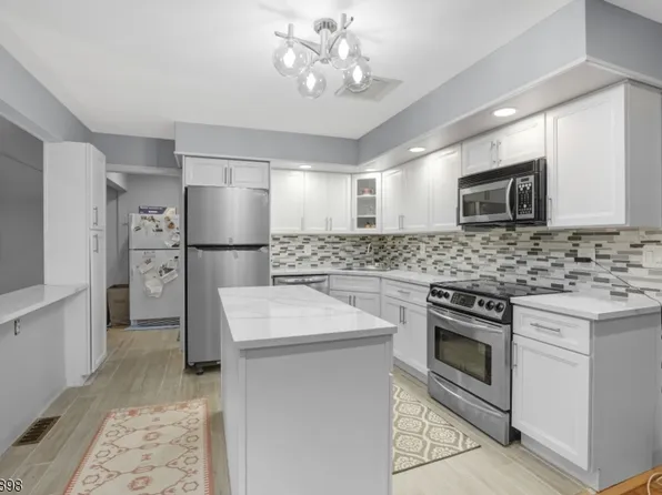 1378 Alps Rd, Wayne Twp., NJ 07470