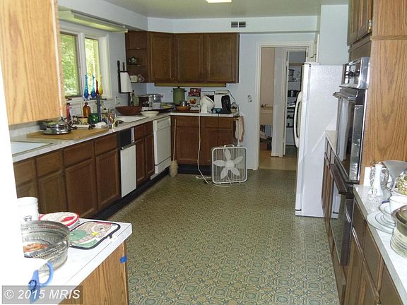 5th image of 12006 Robin Dr