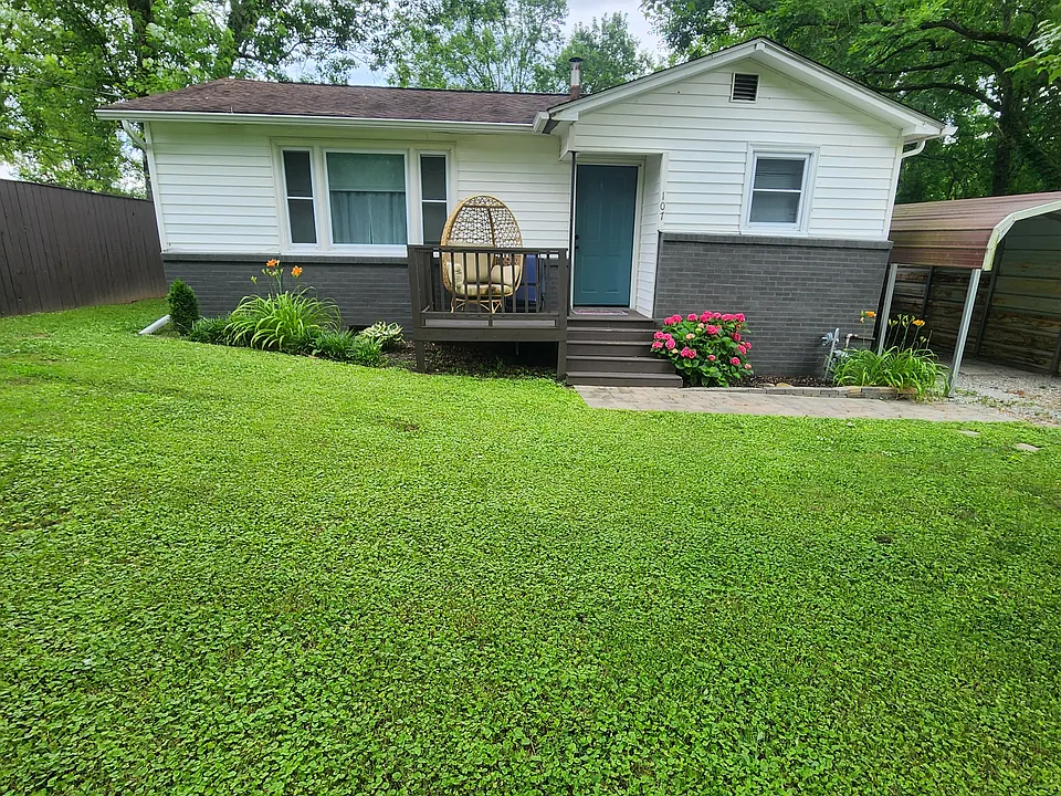 107 Lee Village Dr