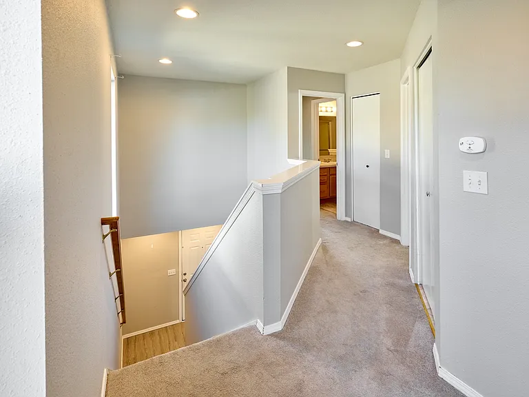 555 Ford St SE — Photo 27