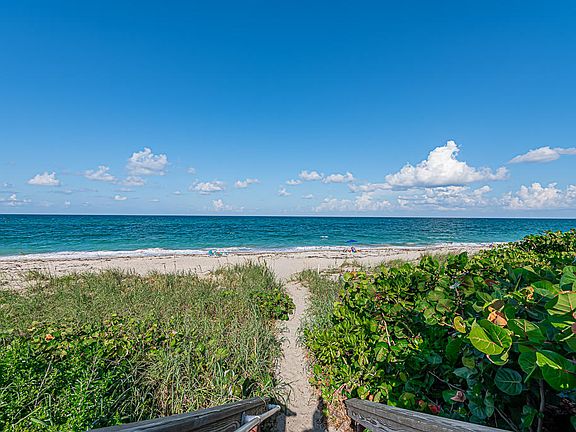 4th image of 1055 Ocean Dr APT 202