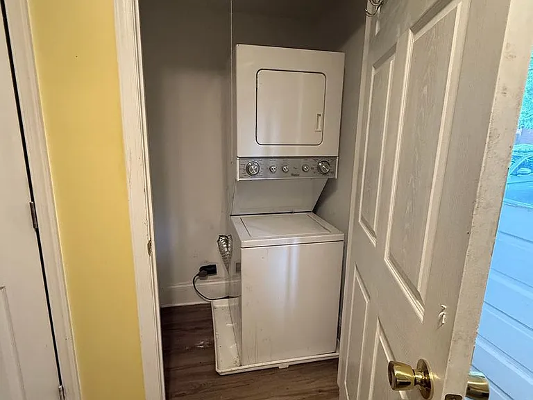 3157 Ellwood Ave — Photo 3