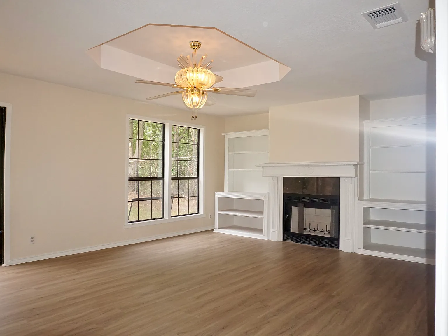 3 bed, 1721 sqft, $1,800 — Photo 2