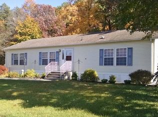 27 Copperfield Dr, Cream Ridge, NJ 08514