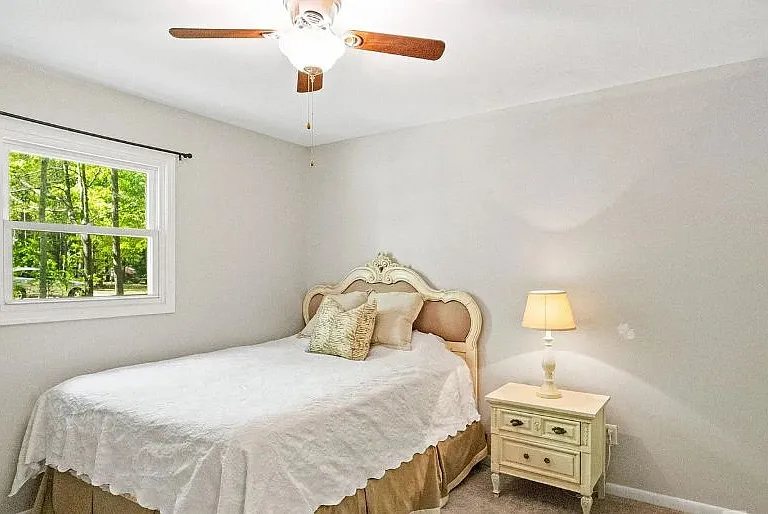 5801 Lindenwood Dr — Photo 11