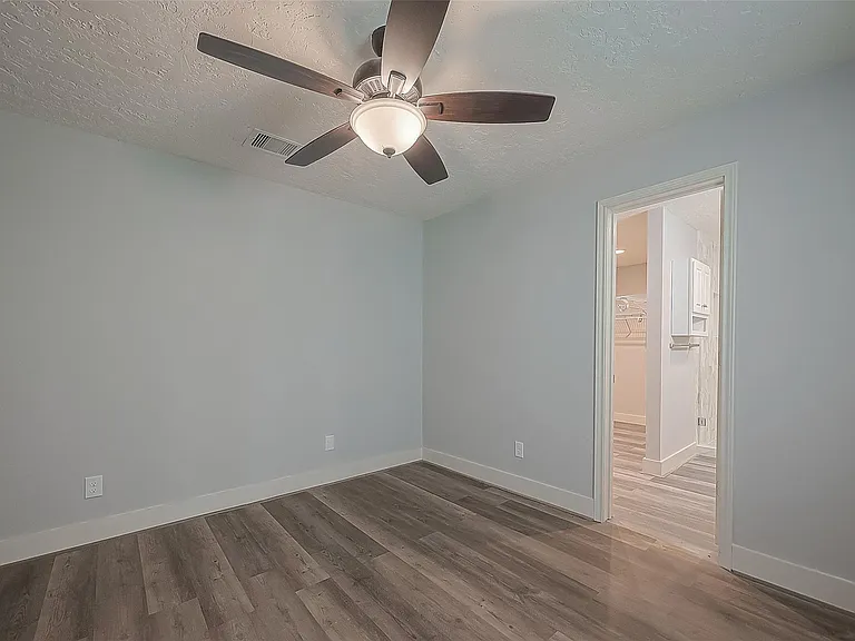 4417 Knoxville St — Photo 10