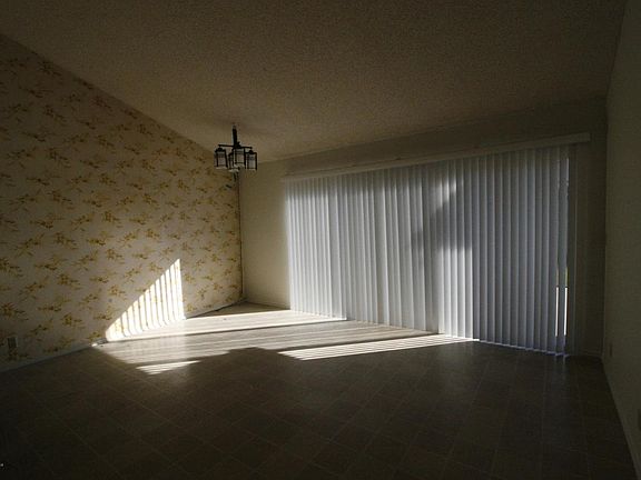 5th image of 2308 W 234th St