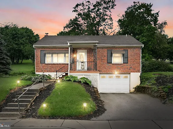 132 Manchester St, Glen Rock, PA 17327