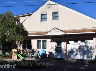 10 Conant Rd, Watertown, MA 02472