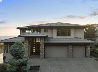 9201 NW McKenna Dr, Portland, OR 97229