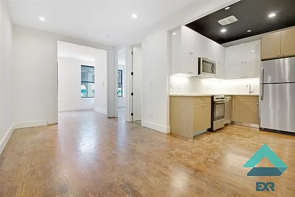 Rented by EXR | media 20