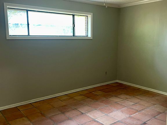 5th image of 605 Watkins St