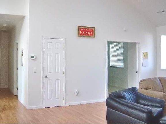 5th image of 120 Truman Ct