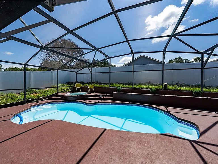 316 Westscott Dr — Photo 24