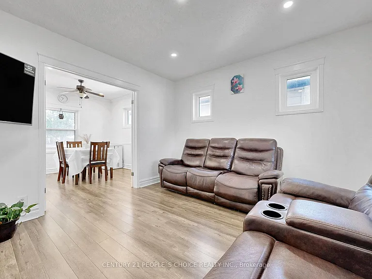419 Adelaide Ave W — Photo 7