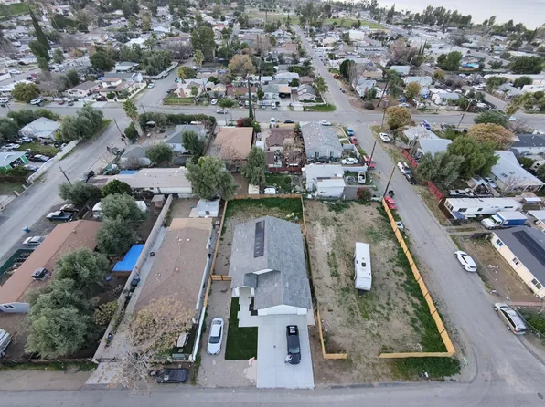 S Walls Street, Lake Elsinore, CA 92530