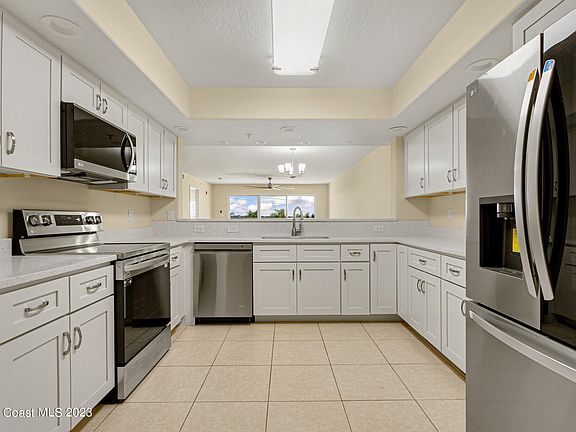 4th image of 561 Casa Bella Dr Unit 305
