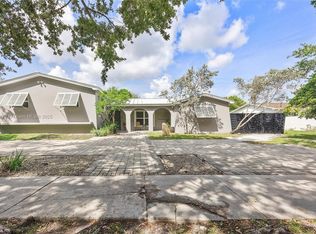 10220 SW 108th St, Miami, FL 33176