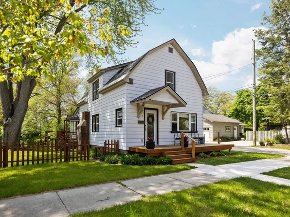 314 Barlow St, Traverse City, MI 49686