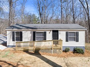 190 Chivalry Ln, Ball Ground, GA 30107