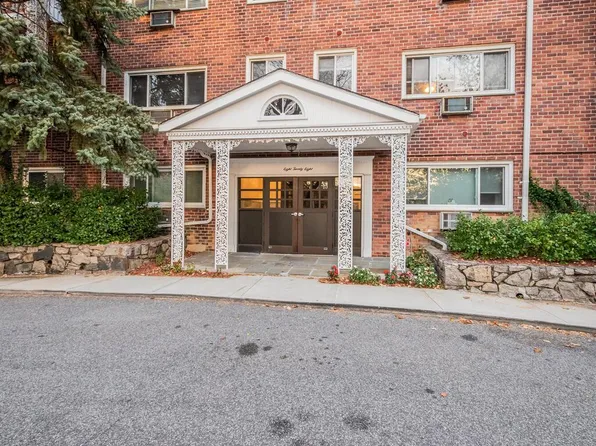 828 PELHAMDALE Avenue #2P, New Rochelle, NY 10801