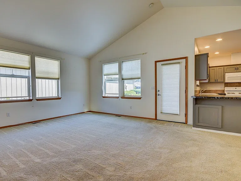 1232 SW Xavier Dr — Photo 7