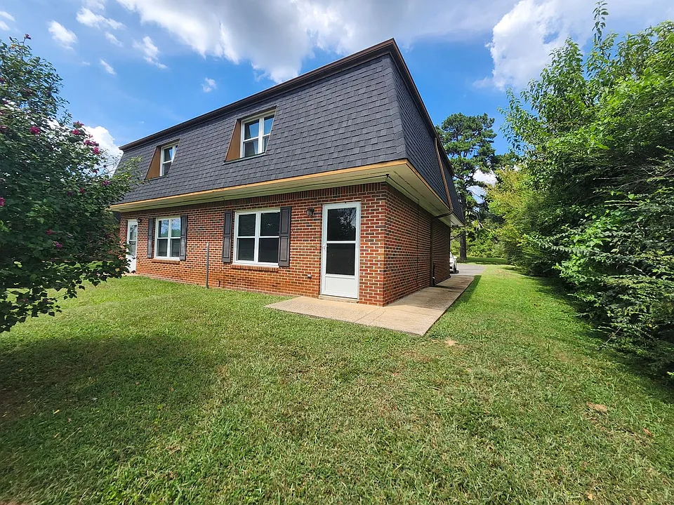 6221 Bonny Oaks Dr