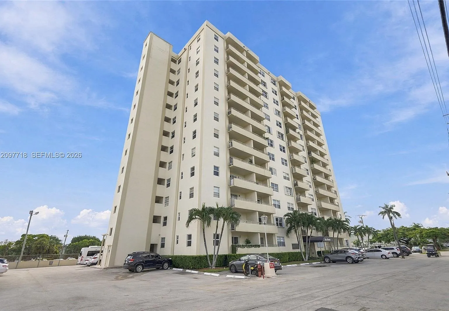 Victoria Park Tower Condo — Photo 2