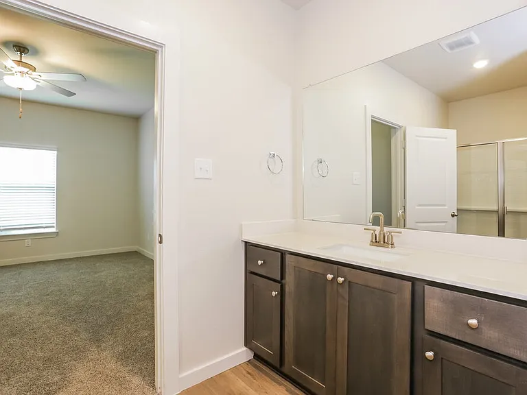 1540 Woodwinds Dr — Photo 13
