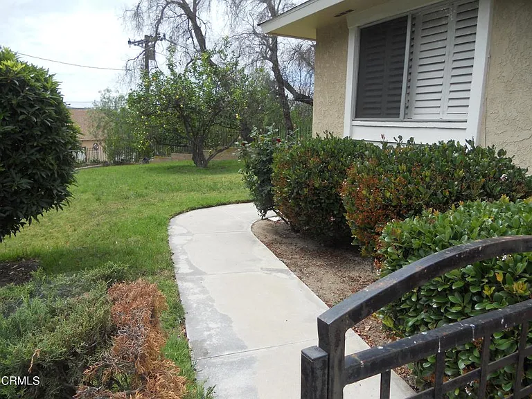841 Valley Rd — Photo 3