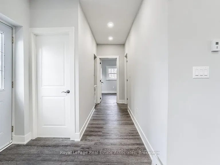 39 Welland Ave S #1 — Photo 12