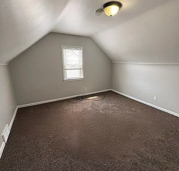 2 bed, 800 sqft, $952 — Photo 1