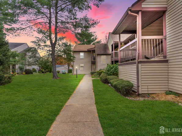 125 Concordia Cir #A, Monroe Township, NJ 08831