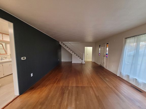 2nd image of 2902 Parkway Dr W